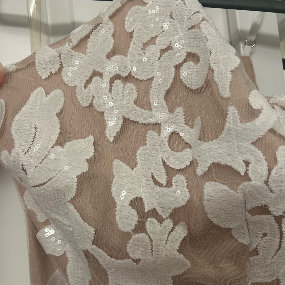 L'ATISTE White Lace Overlay Mini Dress with Nude Lining - Picture 3 of 15